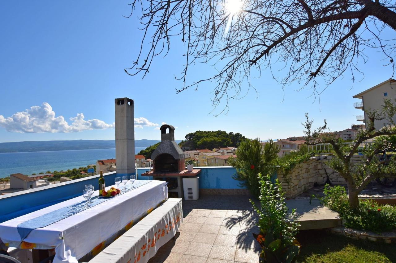Apartments Ana Omis Bagian luar foto