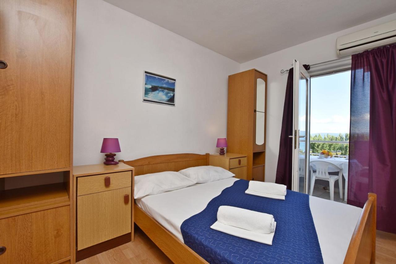 Apartments Ana Omis Bagian luar foto