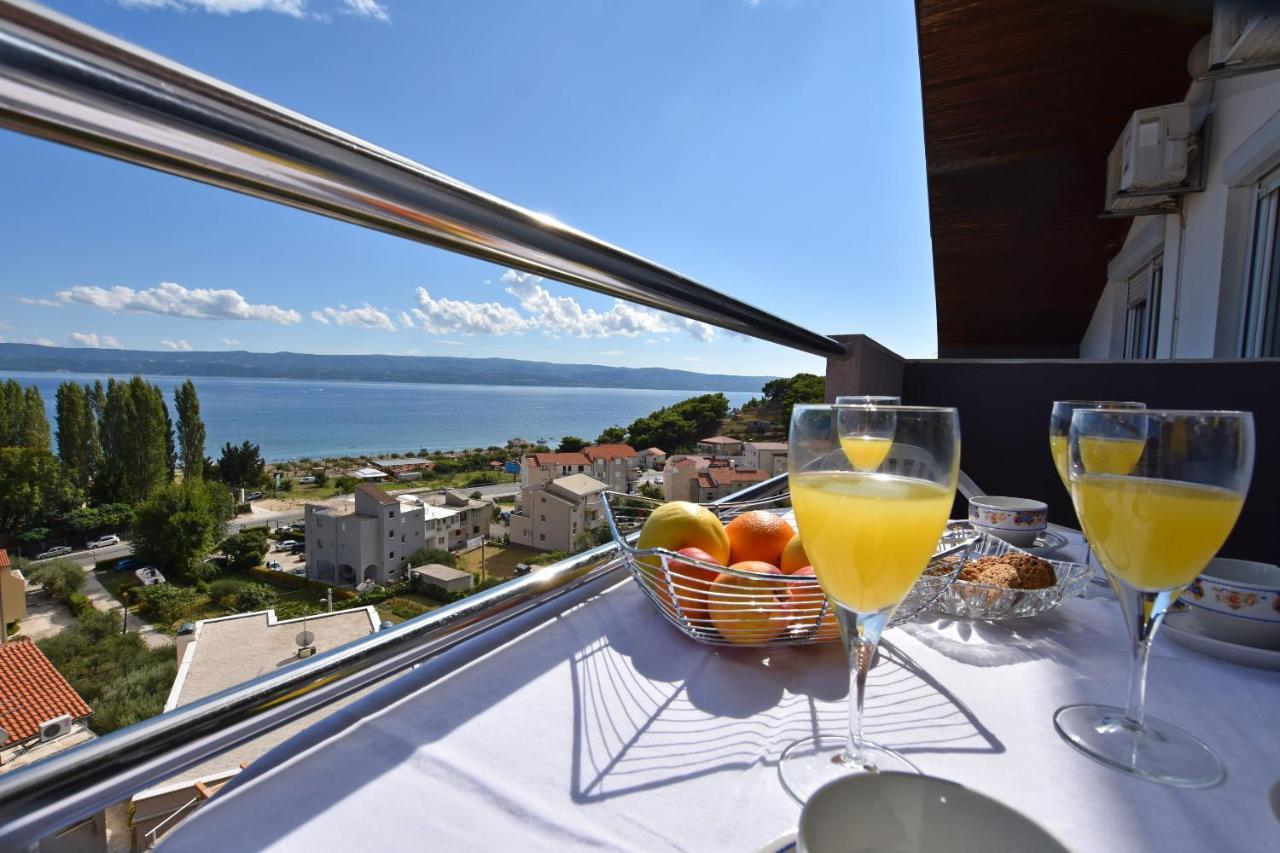 Apartments Ana Omis Bagian luar foto